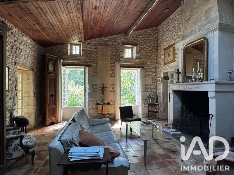 Maison de campagne à Saint-Bonnet-sur-Gironde (17150)