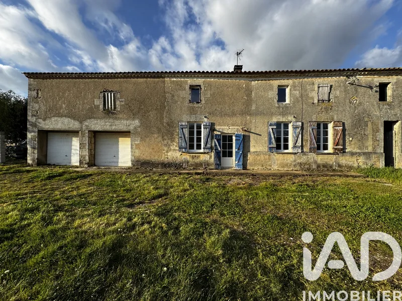 Maison à Saint-Bonnet-sur-Gironde (17150)